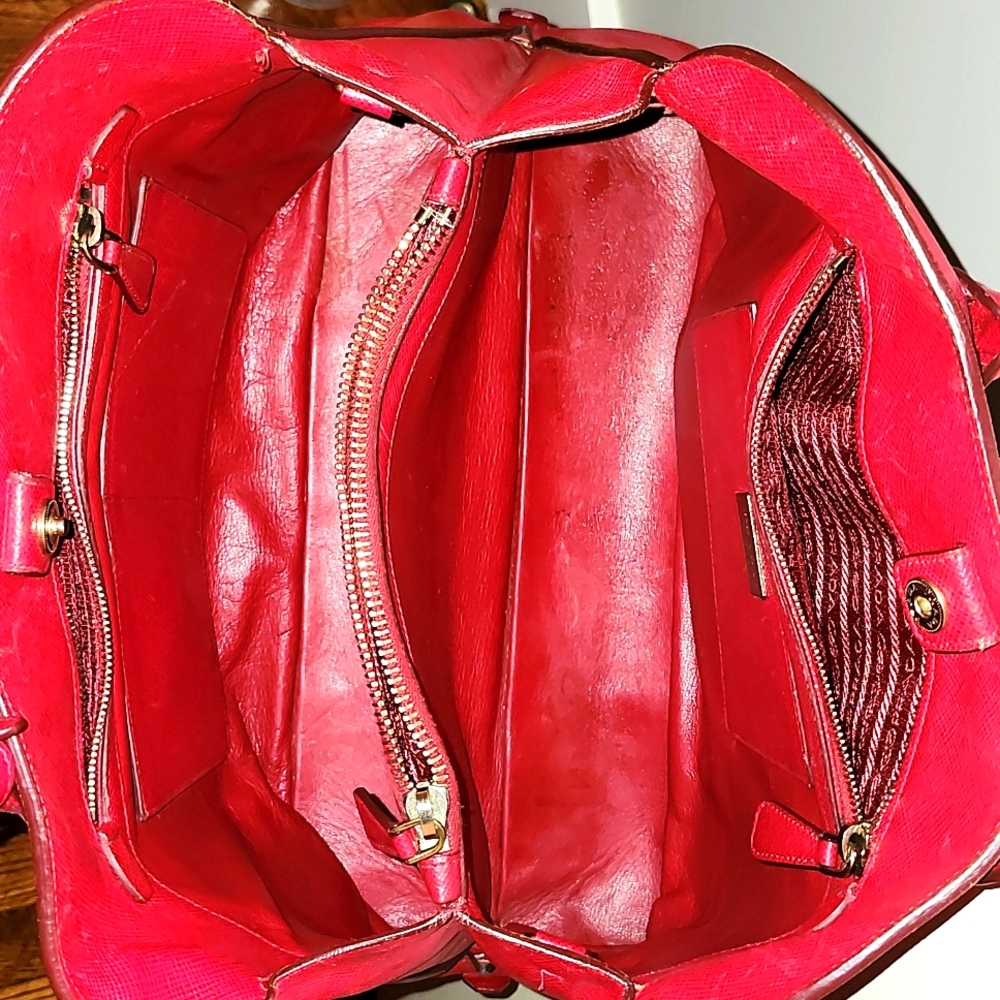 💯Authentic Red Prada Cuir Promenade Front Zip Tote Saffiano Leather Large - Picture 7 of 10